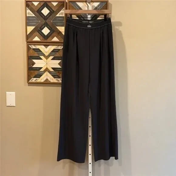 ALO Yoga Black Wide-Leg Trousers - Picture 4 of 8